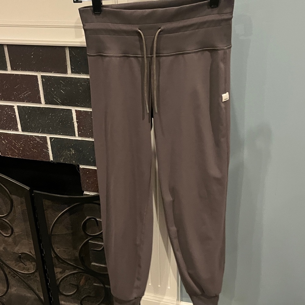 Vuori Daliy Joggers - Picture 2 of 16